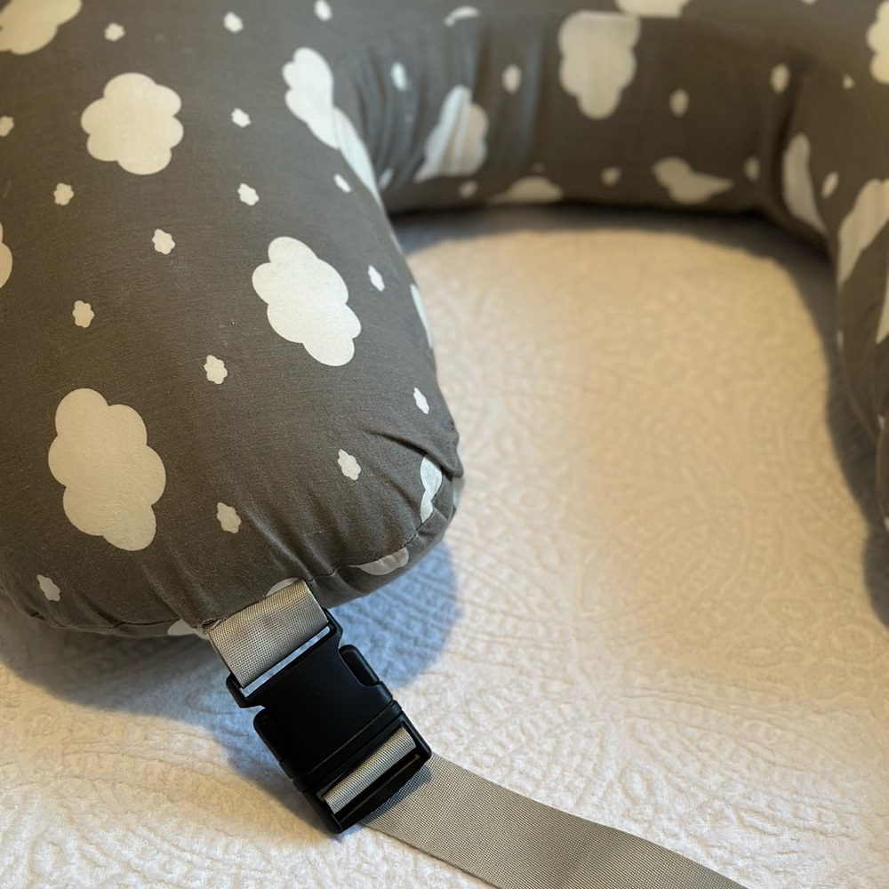 Momcizy Gray and White Cloud Pillow - Picture 5 of 5